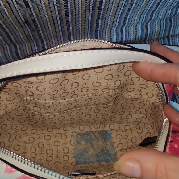 Guess - Picture 9 of 11